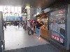 D�sseldorf - Hbf, Westeingang, re. an Marmorwand (Woche 35/2022)